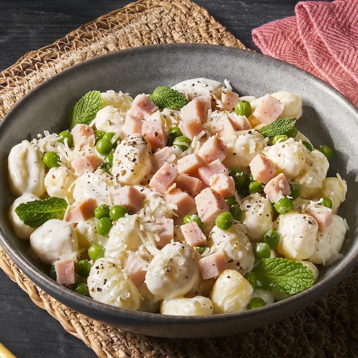 Ñoquis con tacos de pechuga de pavo asado Frial