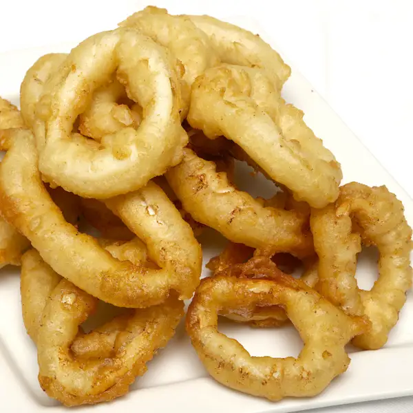 Ni a la andaluza, ni empanados: el secreto de los calamares a la romana perfectos, según la receta de mi madre