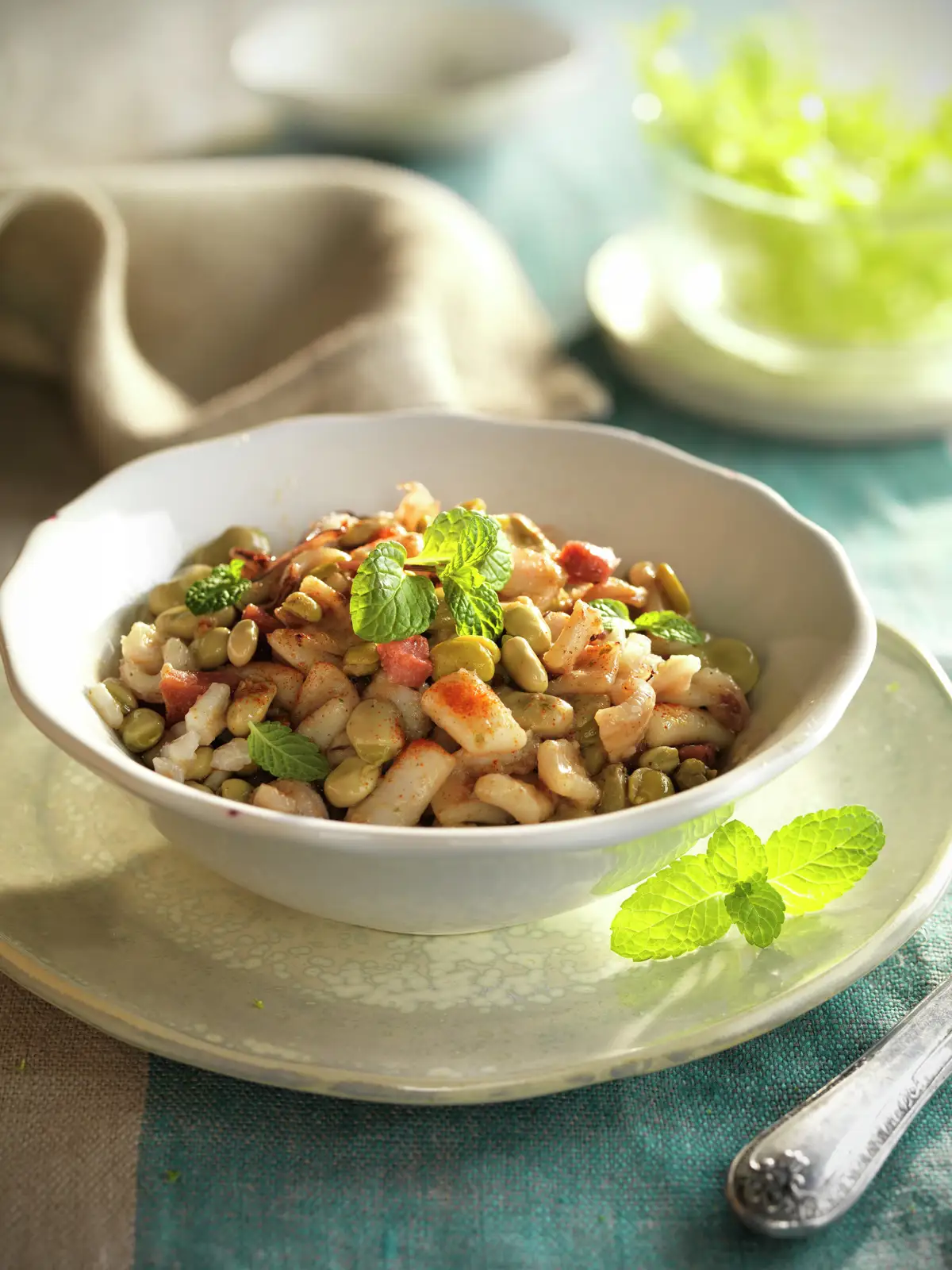 CALAMARES CON HABITAS Y JAMÓN