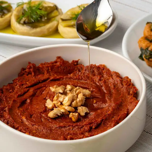 Así se prepara una muhammara en 5 minutos: la crema siria de pimientos con la que te harán la ola