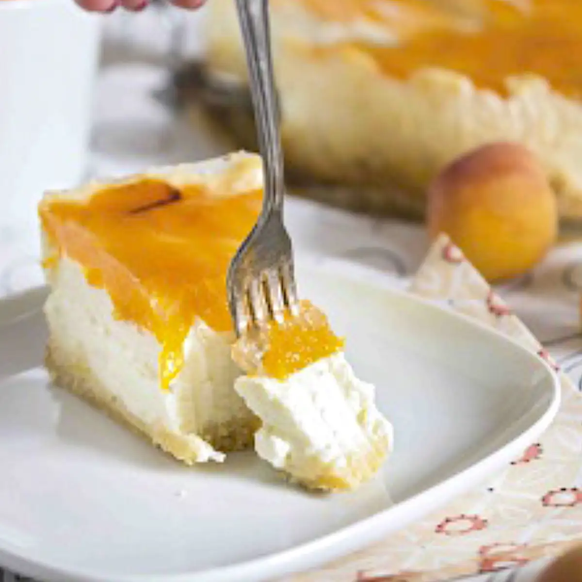 Tarta helada fácil, con relleno de mascarpone y mermelada