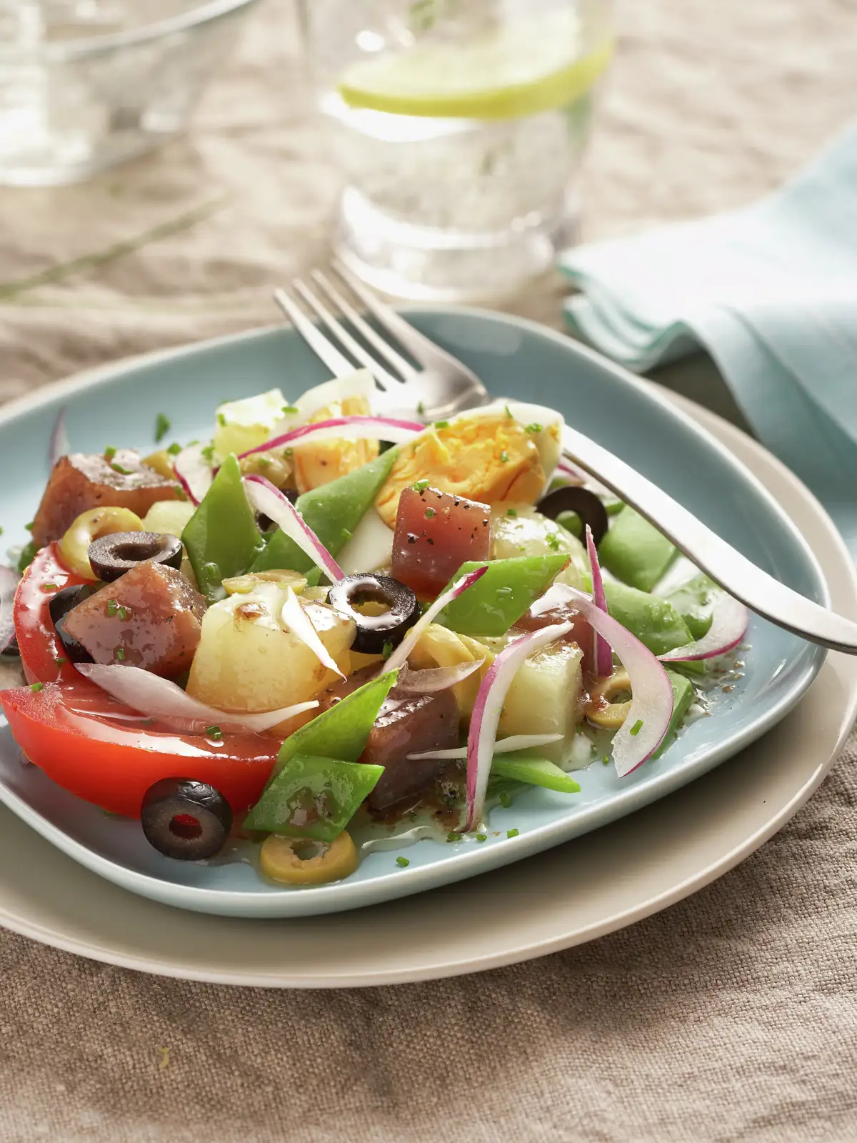 ENSALADA CAMPERA CON TACOS DE ATÚN FRESCO.
