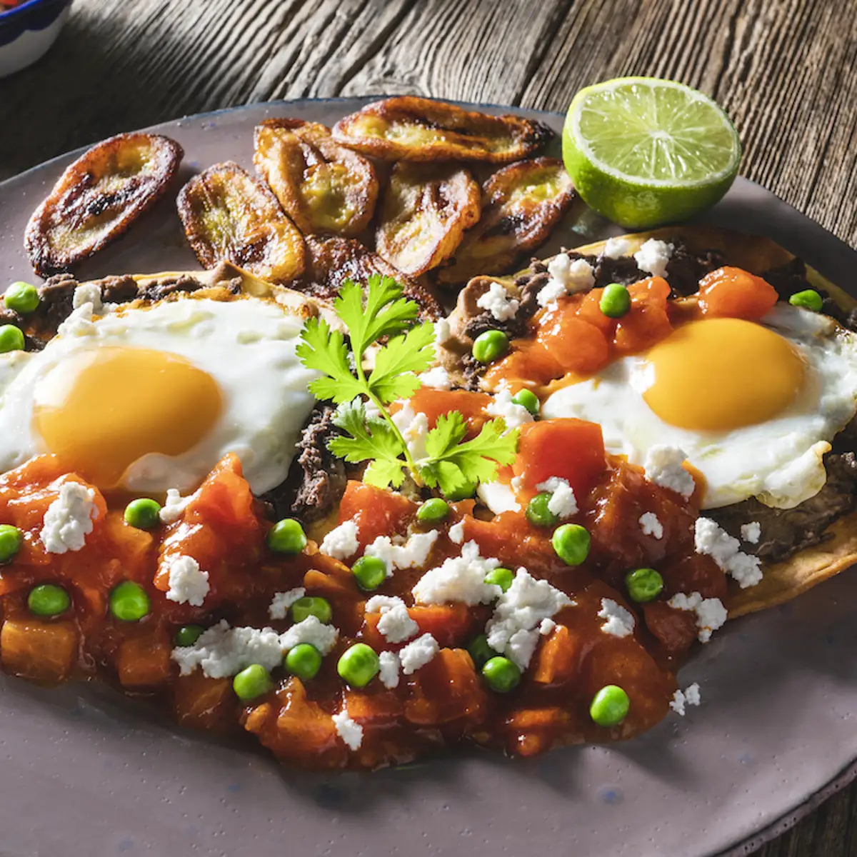 Huevos motuleños