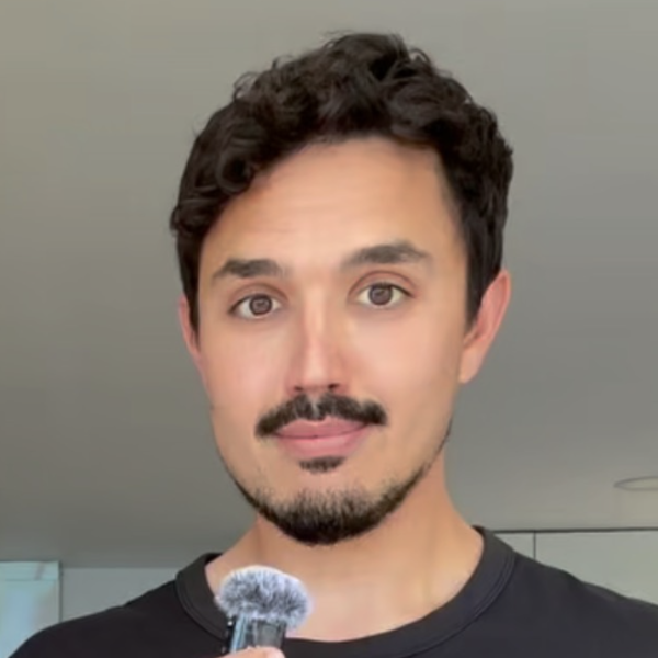 Carlos Ríos, experto en cocina sana: “No tires los plátanos maduros, prepara un 'banana bread realfooder' ”