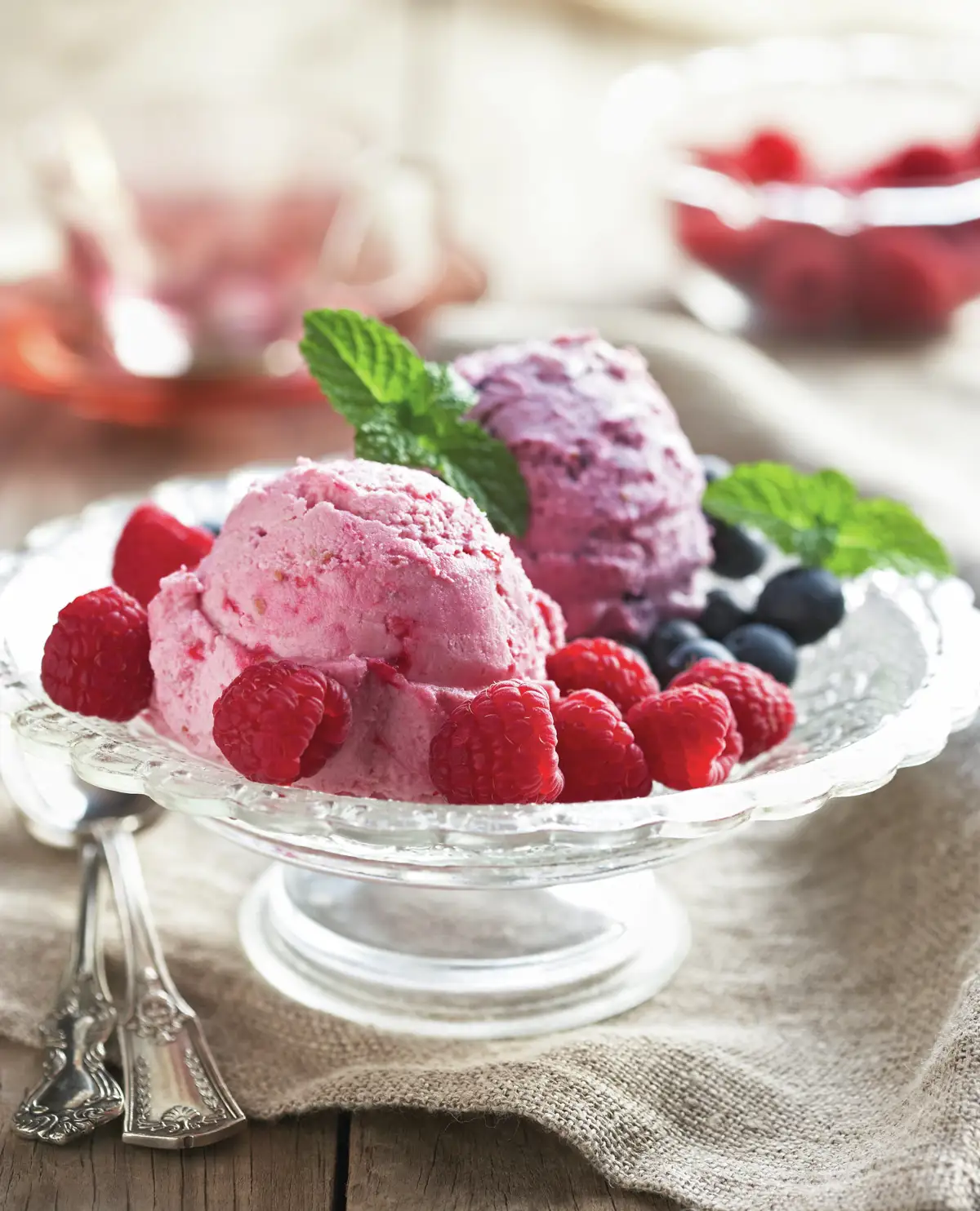 Helado de frutas rojas