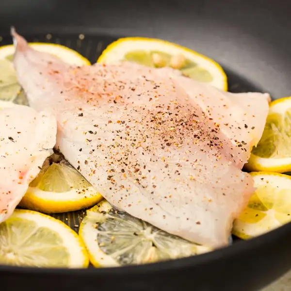 Desde que descubrí este truco, nunca más se me ha vuelto a pegar el pescado a la sartén