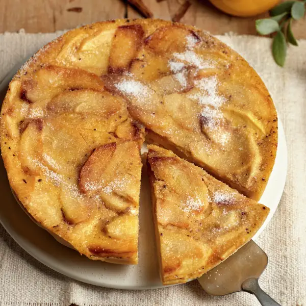 El postre que sabe a manzana y tiene textura de flan: tarta-flan de manzana especiada