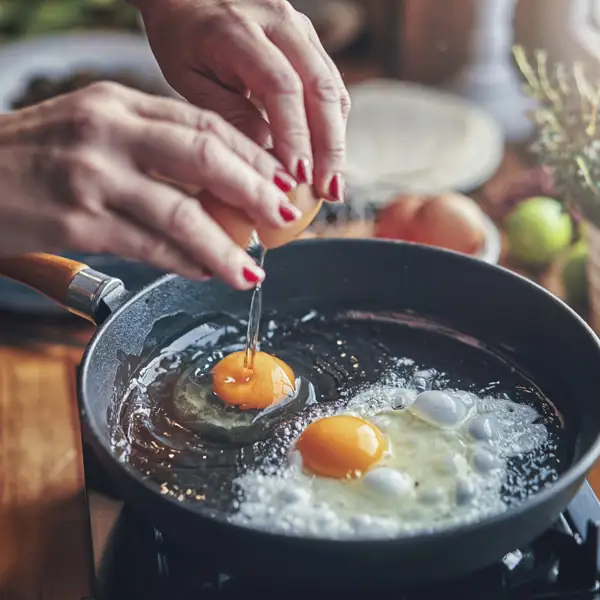 Las 8 mejores sartenes de hierro 2025: Te cuento sus beneficios, cómo mejoran las recetas y como debes cuidarlas para que te duren toda la vida