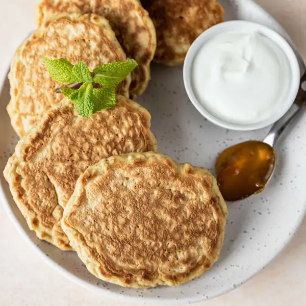 Tortitas de manzana y yogur griego