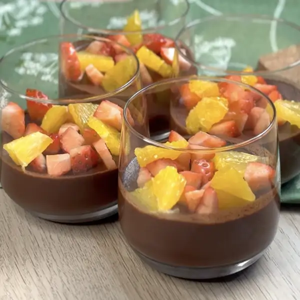 Chocolate y zumo de naranja: son los dos únicos ingredientes que necesitas para hacer este sencillo postre