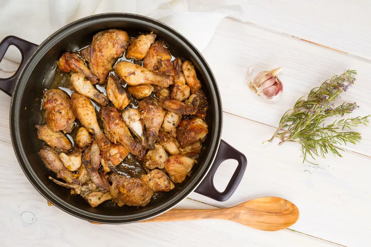 Pollo al ajillo