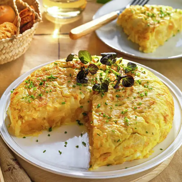 Dani García, sobre la tortilla de patatas sin cebolla: “La patata tiene que ir en caliente directamente al huevo y dejar que repose 15 minutos"