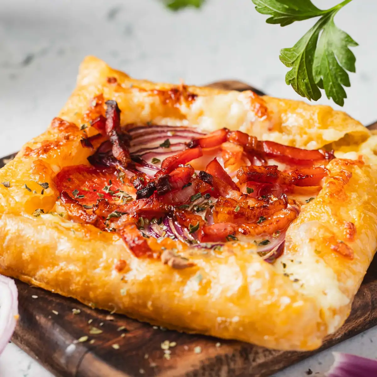 Pizza de arroz con bordes rellenos de queso