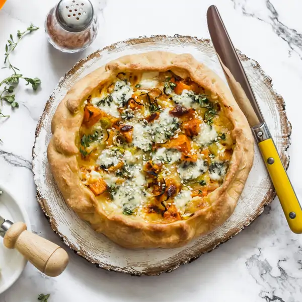 Cena fácil y suculenta: galette de calabaza asada con gorgonzola
