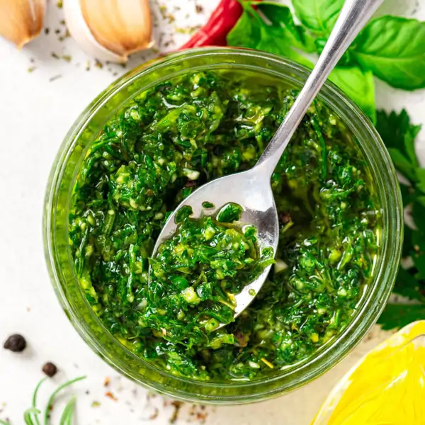 Salsa gremolata italiana: el aderezo más fresco y rápido para carnes, pescados y guisos