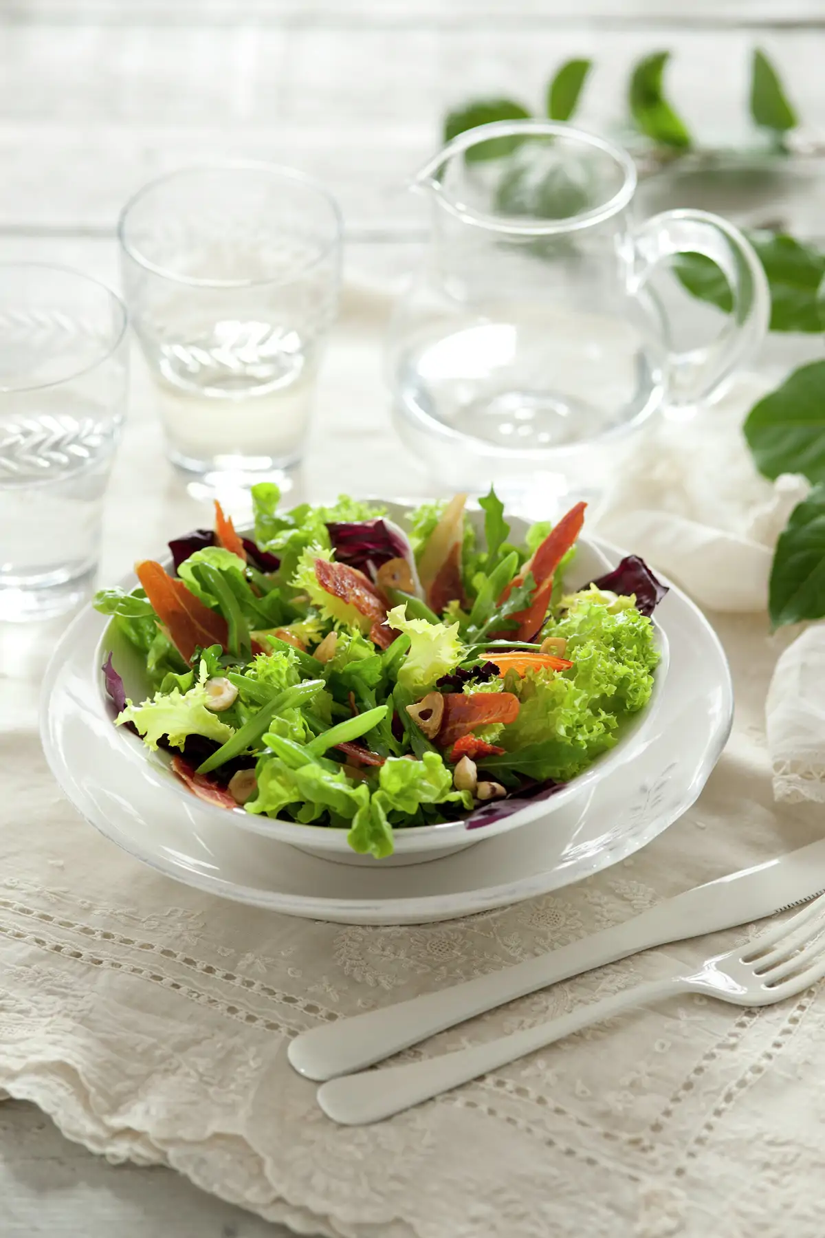 ENSALADA CON JUDÍAS Y JAMÓN. 