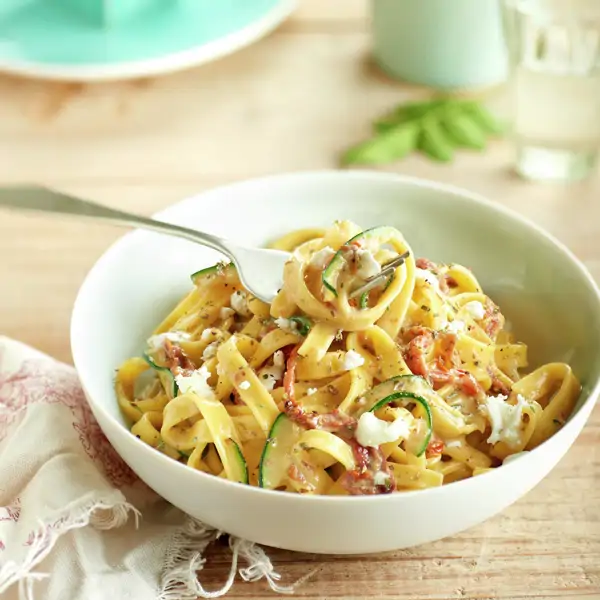 Ni boloñesa ni carbonara: la salsa de estos tallarines es tan sabrosa que se convertirá en tu favorita (lleva queso de cabra)