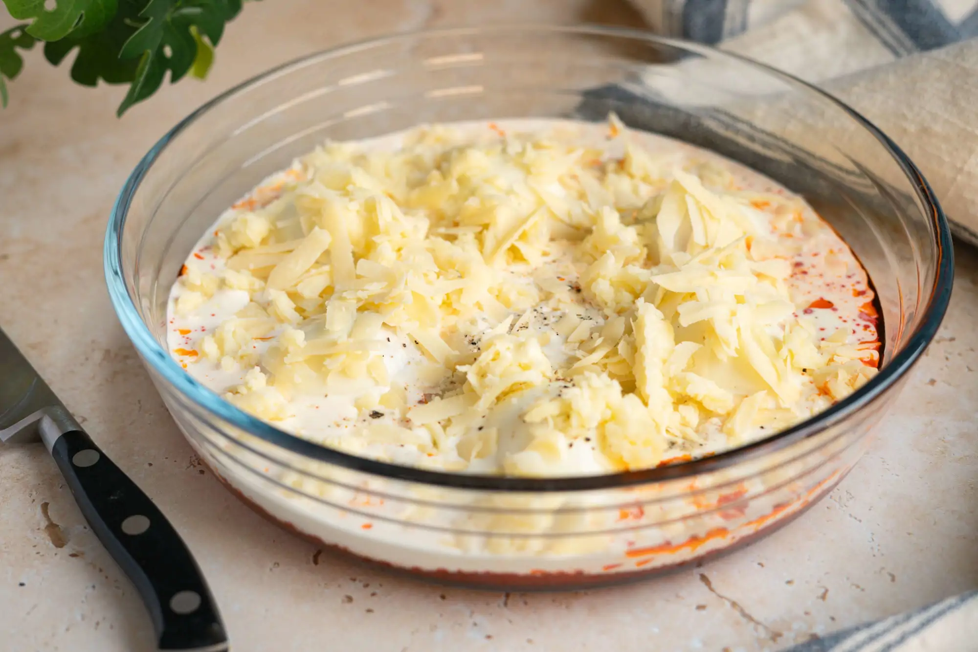 3. Gratina los huevos