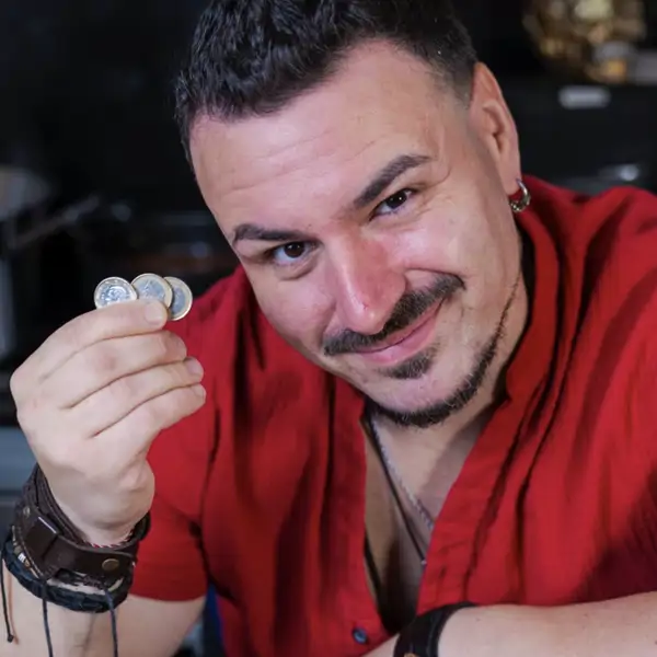 Sergio Enciso, cocinero, revela su truco para que el salmón salga más barato: "Si eres de los que compra filetes de salmón, te están timando"