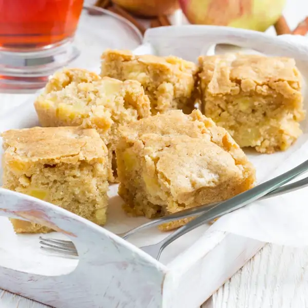 Blondie de manzana: el brownie sin chocolate, fácil y jugoso, para tus desayunos y meriendas