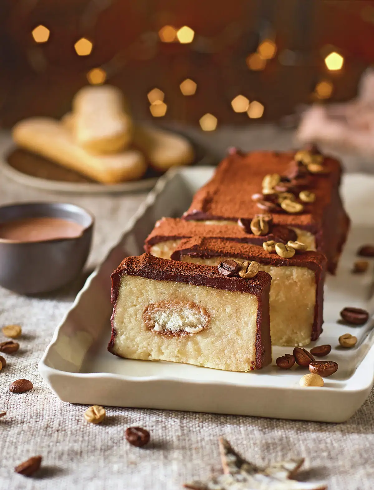 LOS POSTRES CASEROS DE LOLA: TRONCO NAVIDEÑO DE TIRAMISÚ, SIN HORNO, image size:1200x1574