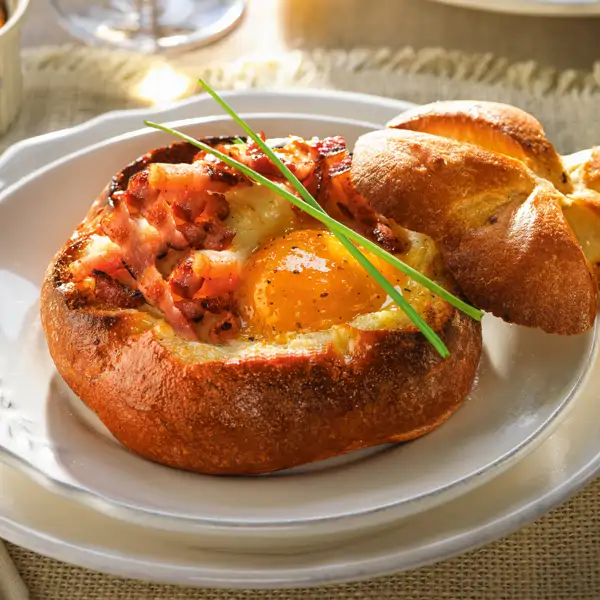 Panecillos rellenos de bechamel con beicon y huevo &iexcl;mucho m&aacute;s que un bocadillo!