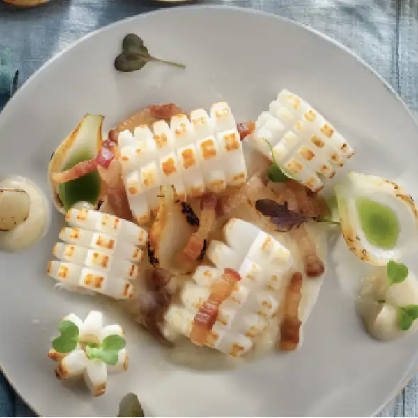 Chef Mart&iacute;n Berasategui y su receta f&aacute;cil de calamares con cebolleta y tocineta