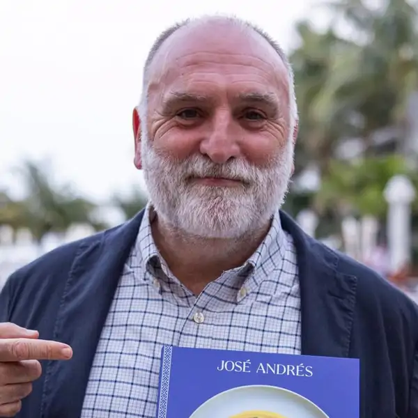 Chef Jos&eacute; Andr&eacute;s desvela sus trucos para las almejas al vino: "Es importante que hiervan solo de 10 a 15 segundos, porque se acaban de cocinar pr&aacute;cticamente en la boca"